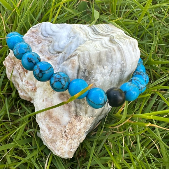 Artisan Crafted Blue Turquoise & Obsidian Stone Bracelet - Picture 10 of 10